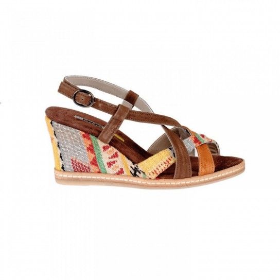 Manas scarpe on sale