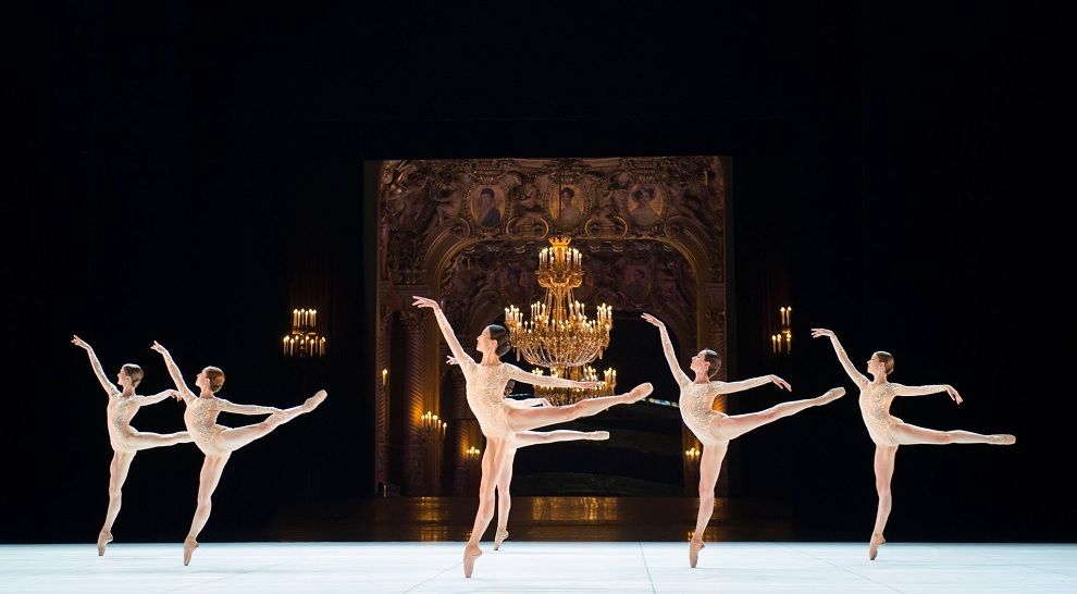 balletto opera de paris renaissance costumi balmain
