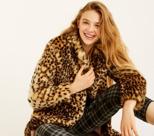 pull and bear giacca ecopelliccia stampa leopardo