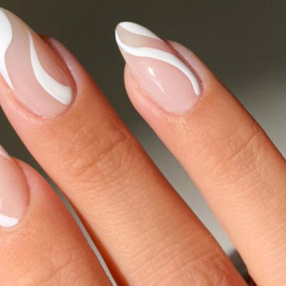 Nail art dai colori neutri