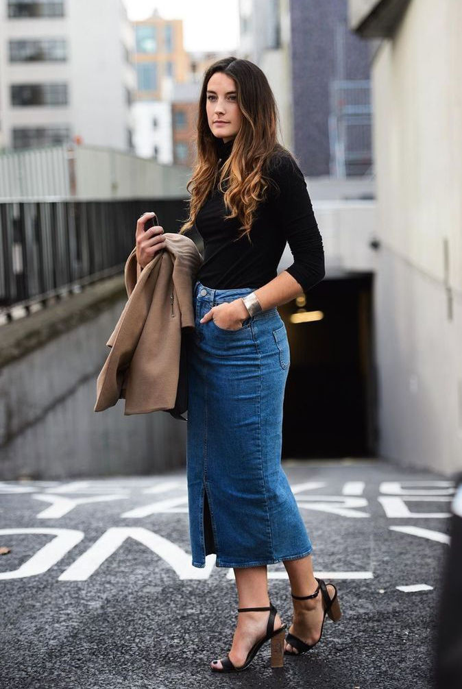 Come indossare la gonna midi di jeans