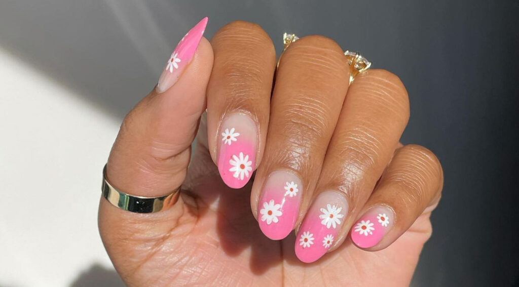 Manicure floreali