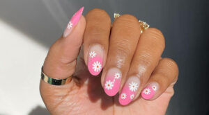 Manicure floreali