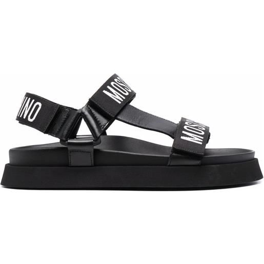 Moschino sandali con stampa - nero