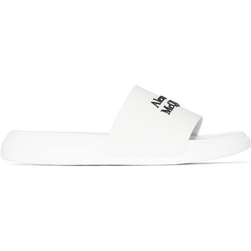 Alexander McQueen sandali slides con logo goffrato - bianco