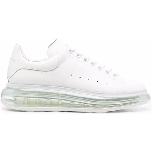 Alexander McQueen sneakers con suola oversize - bianco