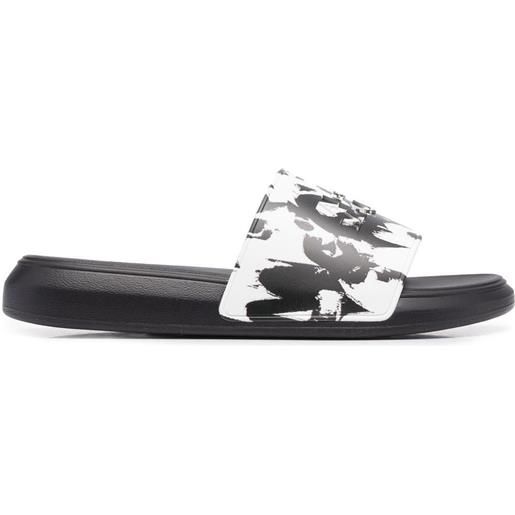 Alexander McQueen sandali slides con stampa graffiti - bianco