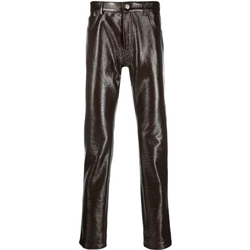Courrèges pantaloni affusolati con effetto lucido - marrone
