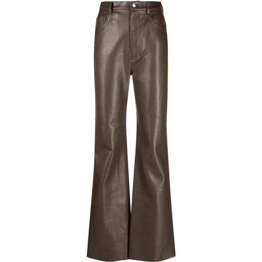 Nanushka pantaloni dritti in pelle riciclata - marrone