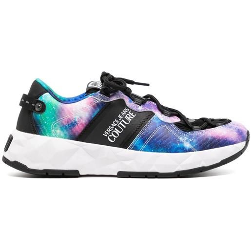Versace Jeans Couture sneakers con stampa galaxy - multicolore