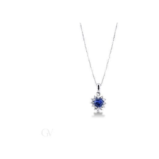 Gioielli di Valenza collana in oro bianco 18k con zaffiro blu di circa 5 mm a cuore e diamanti