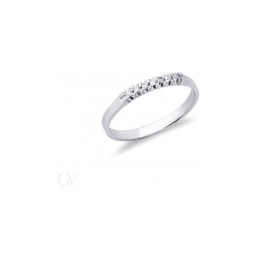 Gioielli di Valenza anello veretta a 7 pietre in oro bianco 18k con diamanti ct. 0,07