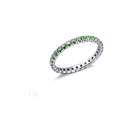 Gioielli di Valenza anello eternity a griffe in oro bianco 18k con diamanti verdi