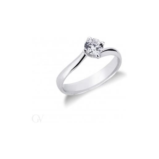 Gioielli di Valenza anello solitario griffe a 4 punte in oro bianco 18k con diamante ct. 0,50
