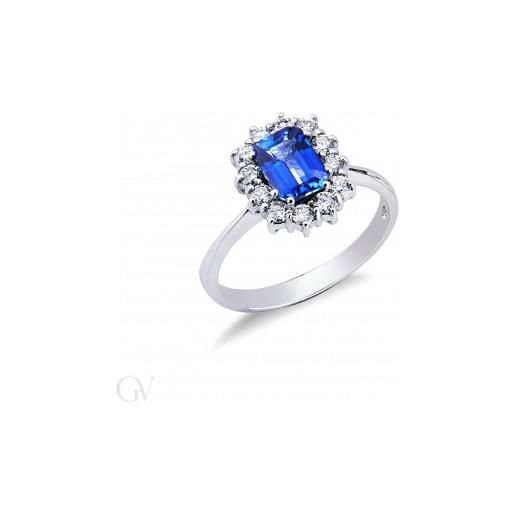 Gioielli di Valenza anello contorno in oro bianco 18k con diamanti e zaffiro blu rettangolare di circa 6x4 mm