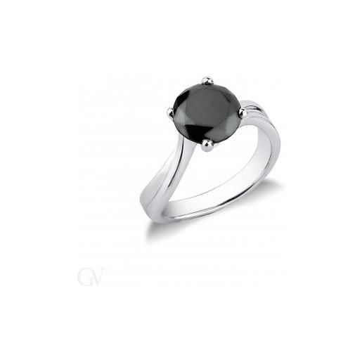 Gioielli di Valenza anello solitario in oro bianco 18k con diamante nero. 