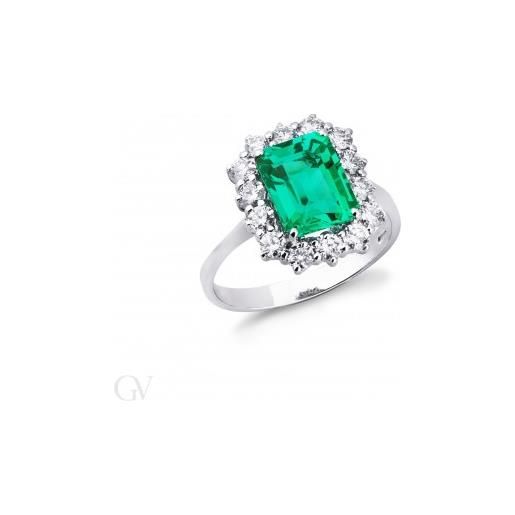 Gioielli di Valenza anello contorno in oro bianco 18k con diamanti e smeraldo taglio rettangolare