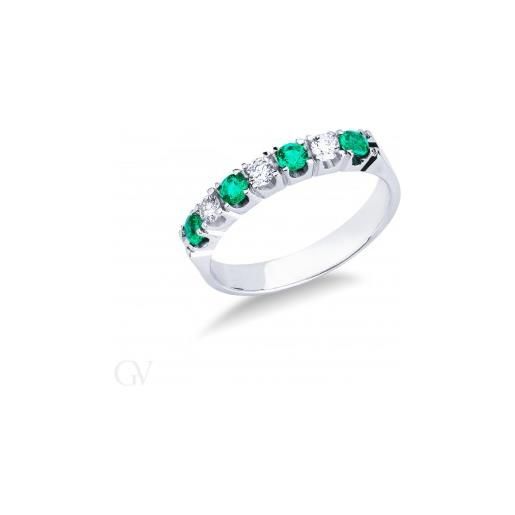 Gioielli di Valenza anello veretta a 7 pietre in oro bianco 18k con diamanti e smeraldi