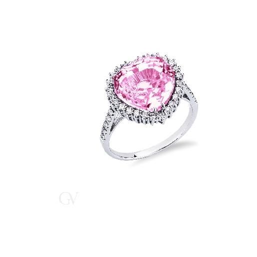 Gioielli di Valenza anello in oro bianco 18k con zaffiro rosa taglio cuore e diamanti. 