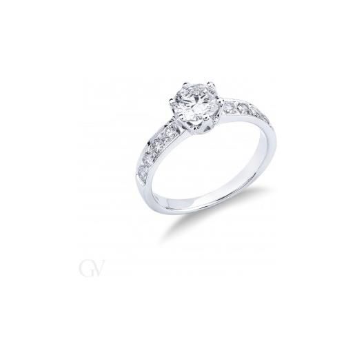 Gioielli di Valenza anello tipo solitario in oro bianco 18k con diamanti, pietra centrale da 1.00 ct