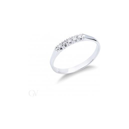 Gioielli di Valenza anello veretta a 5 pietre in oro bianco 18k con diamanti ct. 0,10