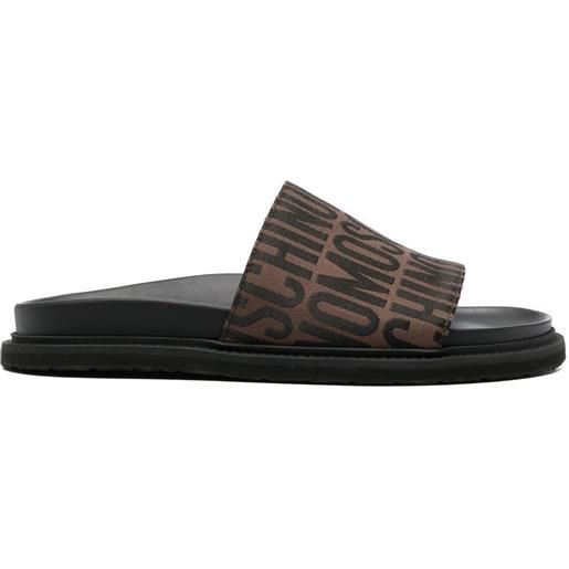 Moschino sandali slides con logo jacquard - marrone