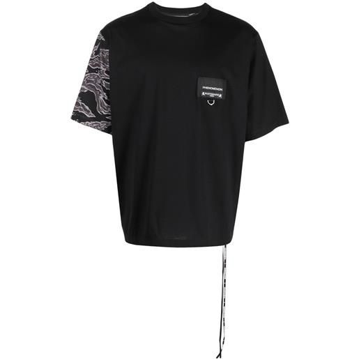 Mastermind World t-shirt con stampa camouflage - nero