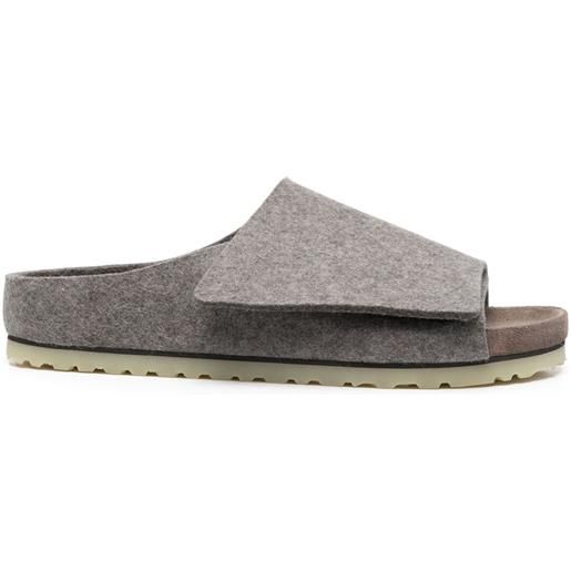 Birkenstock sandali slides con fascia a strappo - grigio