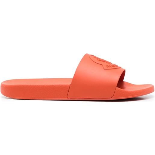 Moncler sandali slides con logo goffrato - arancione