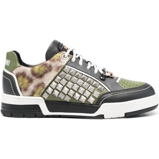 Moschino sneakers con borchie - grigio