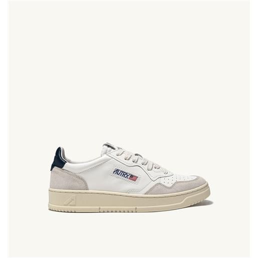 autry sneakers medalist low in pelle bianca e blu e suede beige