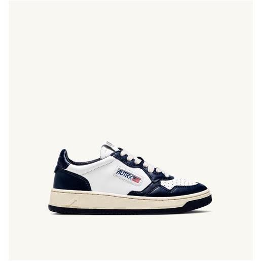 autry sneakers medalist low in pelle bicolor bianca e blu