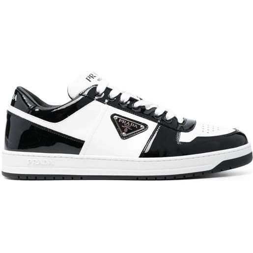 Prada sneakers downtown con logo a triangolo - bianco