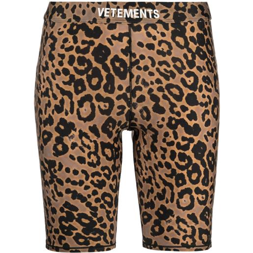 VETEMENTS shorts biker leopardati - marrone