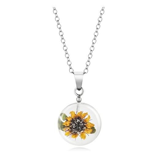 Natural Flower Jewellery ciondolo rotondo e sferico realizzato con un vero e proprio piccolo girasole in resina, con raccordi in argento sterling e catena. 