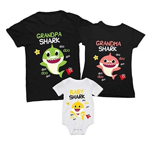 Overthetee tris t-shirt e body coordinato famiglia - baby shark doo doo - grandma shark - grandpa shark - tshirt mamma papà e figlio - tris di tshirt - body neonato - idea regalo