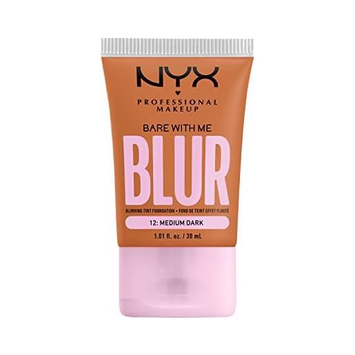 Nyx professional makeup fondotinta effetto blur, con coprenza media, finish matte, con niacinamide, matcha e glicerina, fino a 12 ore d'idratazione, bare with me blur, tonalità: medium dark, 30 ml
