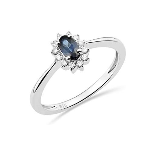 Miore anello di fidanzamento a grappolo miore con diamanti e zaffiro in oro bianco 9 carati 375 12 diamanti naturali di 0,07 carati e uno zaffiro blu naturale ovale di 0,32 carati
