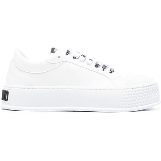 Moschino sneakers con logo goffrato - bianco