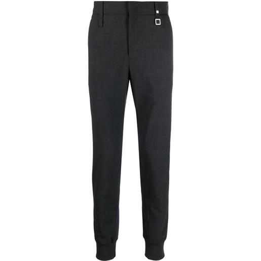 Wooyoungmi pantaloni sartoriali con placca logo - grigio