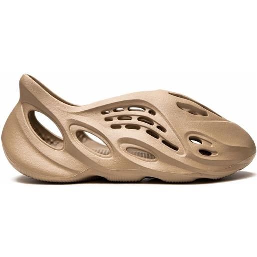 adidas Yeezy sneakers yeezy foam runner mist - marrone