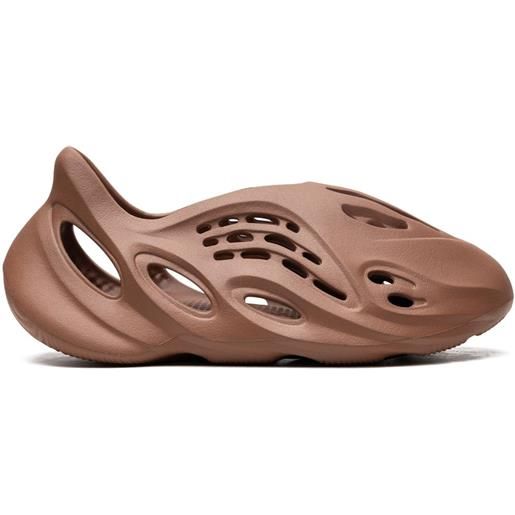 adidas Yeezy sneakers yeezy foam runner - marrone