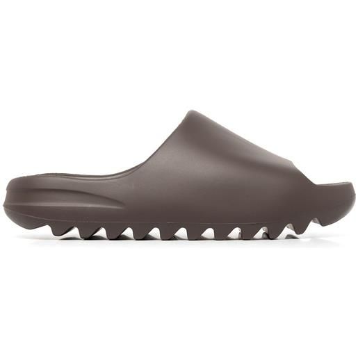 adidas Yeezy sandali slides soot 2021 - marrone