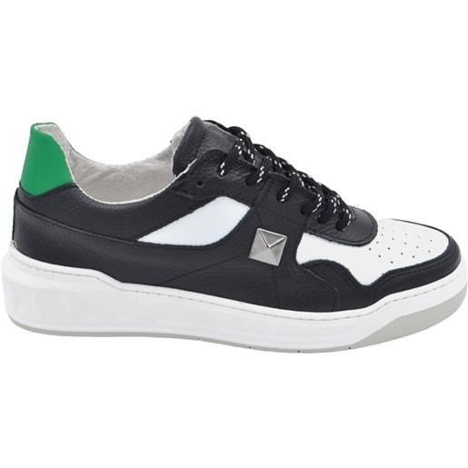 Malu Shoes scarpa sneakers bassa uomo vera pelle liscia tricolore bianca nera verde borchia argento fondo gomma ultraleggero 4,5 cm