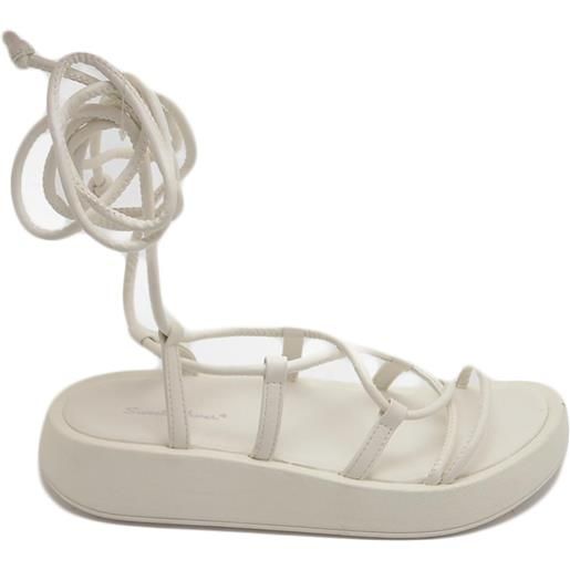 Malu Shoes sandali donna bianco con platform zeppa con fasce sottili incrociate e lacci alla schiava al polpaccio moda