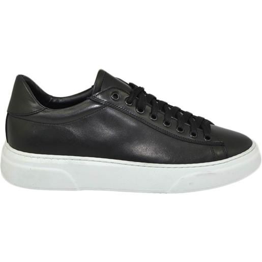 Malu Shoes scarpa sneakers paul 4190 uomo basic vera pelle liscia nero linea basic fondo in gomma sportiva bianco moda casual