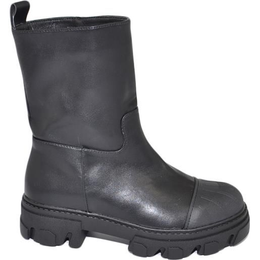 Malu Shoes stivaletto donna combat boots impermeabile e pelle nero gommato punta fondo alto carrarmato moda tendenza
