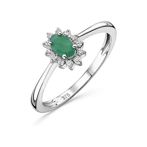 OROVI anello di fidanzamento principessa kate con smeraldo naturale centrale taglio ovale e contorno di diamanti naturali. Anello classico in oro bianco ipoallergenico 9kt/375. 