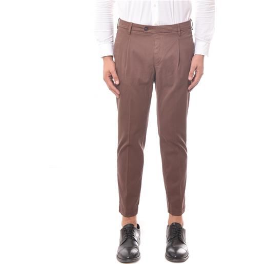 GABARDINE pantalone cacao capri con pence in cotone