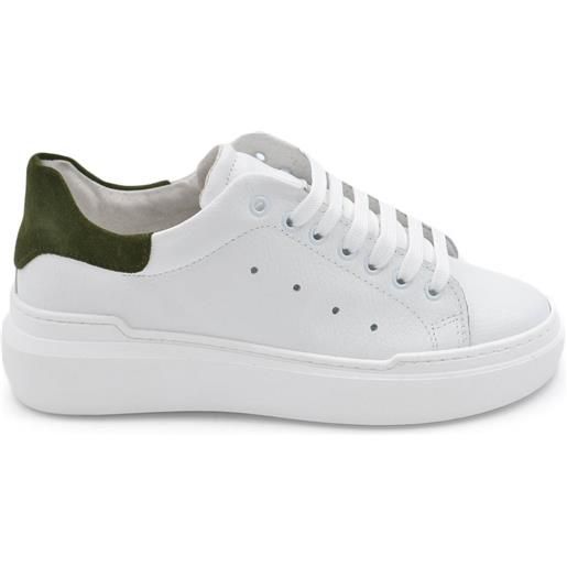 Malu Shoes sneakers uomo bianco in vera pelle con riporto verde camoscio fondo alto 4 cm anatomico moda street made in italy